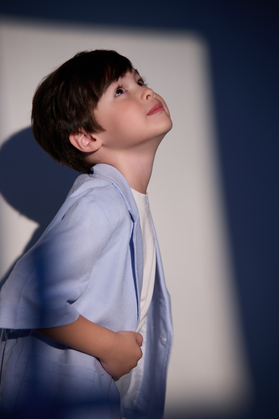 A child looking upwards